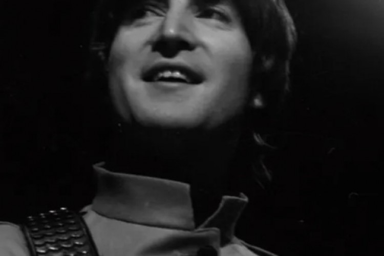 Kayıp John Lennon gitarı müzayedede rekor kırdı: 2,9 milyon dolar