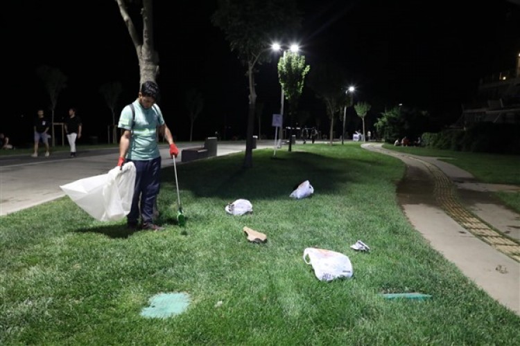 İstanbul'da bayram tatilinde bin 440 ton çöp toplandı