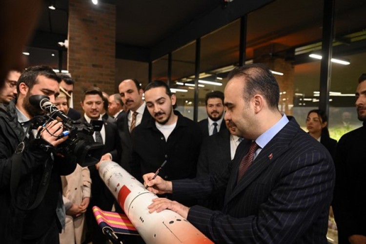 Bakan Kacır: "Kapsül Türkiye'deki tüm şehirlere örnek olması gereken bir model"