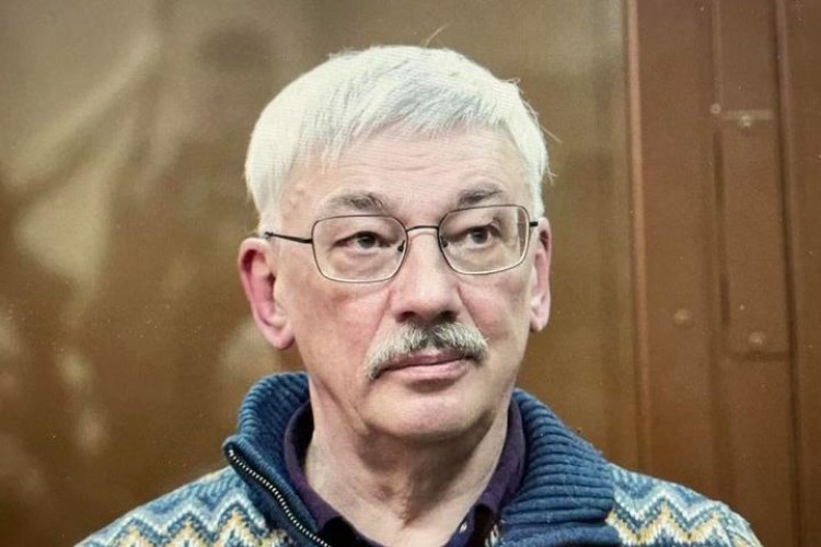 Rusya'da insan hakları savunucusu Oleg Orlov 2,5 yıl hapse mahkum edildi