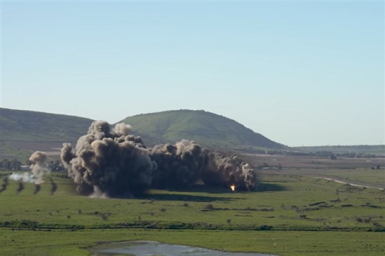 İsrail Savunma Bakanlığı, Golan Tepeleri'ndeki mayınları patlattı