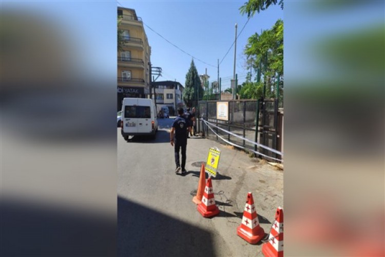 İzmir Büyükşehir Belediyesi zabıta ekiplerinden