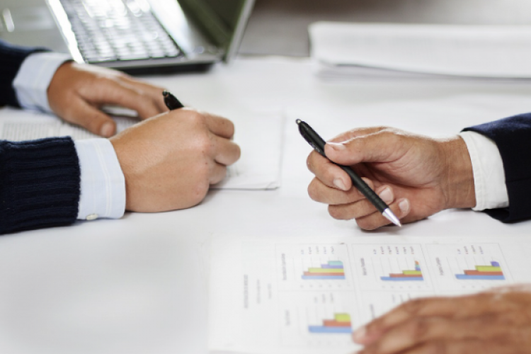 Bayraktar, Japon Uluslararası İşbirliği Bankası Guvernörü Hayashi ve heyetini ağırladı