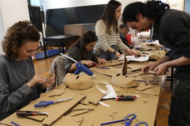 Maske ve kukla ustası Balaban, Harbiye Muhsin Ertuğrul Sahnesi'nde gençlerle buluştu
