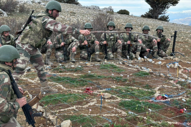 7'nci Dönem Astsubay Komando Temel Kursu Dönem Sonu Tatbikatı gerçekleştirildi