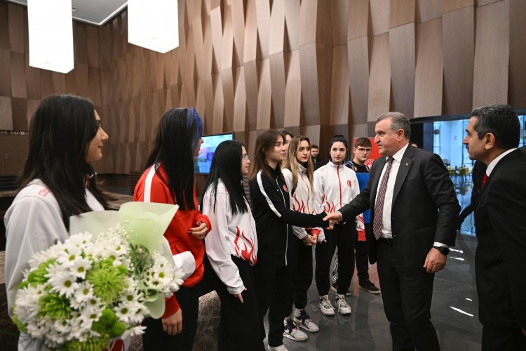 Bakan Bak: "Kadın sporcularımız 2023 yılında 4 bin 69 madalya kazandı"