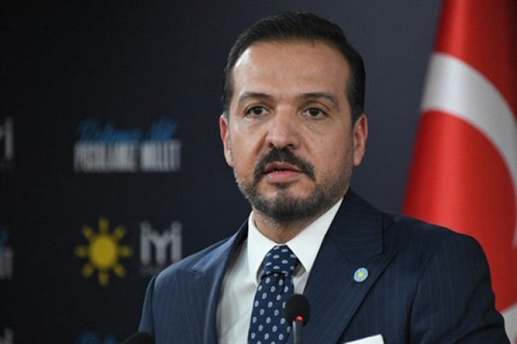 İYİ Parti Sözcüsü Zorlu, Osman Batur'u andı