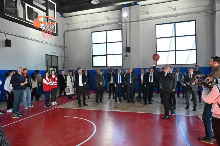 Bursa Büyükşehir'den üniversitelilere özel spor merkezi