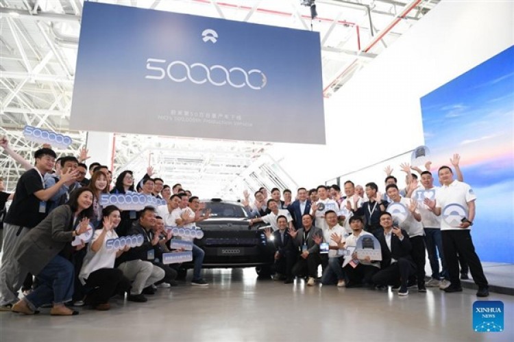 NIO'nun 500 bininci elektrikli otomobili banttan indi
