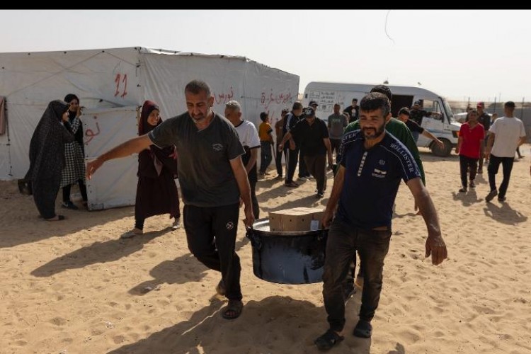 İsrail: Gazze'ye yardımı geçici olarak artıracağız