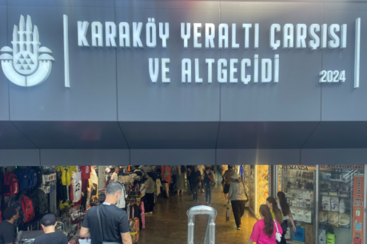 Karaköy'ün yeraltı geçidi yenileniyor