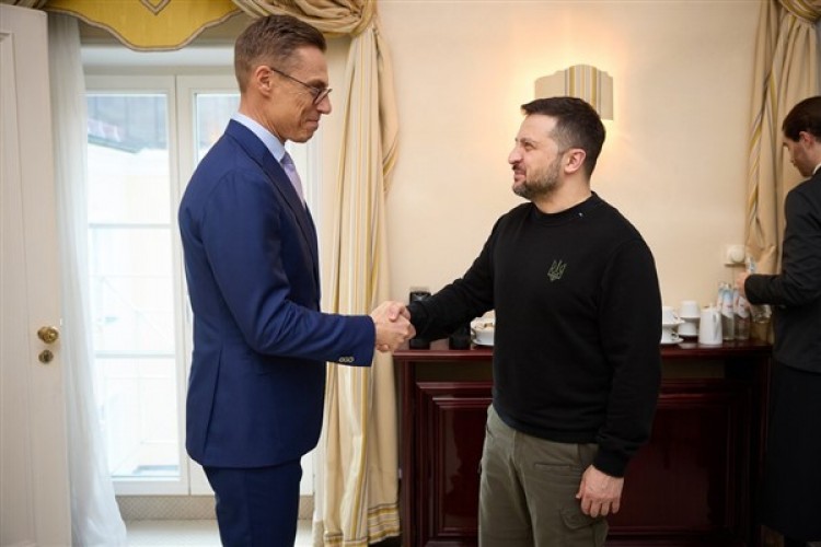 Zelenski, Finlandiya Cumhurbaşkanı Stubb ile bir araya geldi