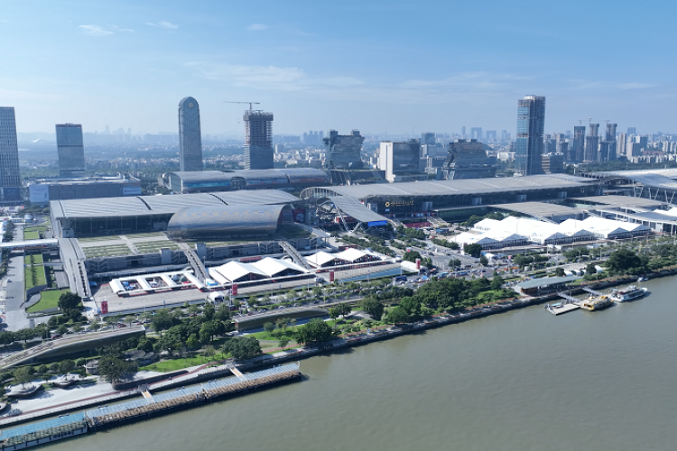 Kanton Fuarı'na katılacak şirketler rekora imza atıp 1 milyon yeni ürün sergileyecek