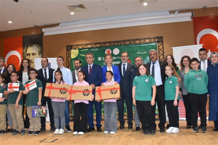 Çolakoğlu Metalurji, 23 Nisan'ı bilgiyle kutladı