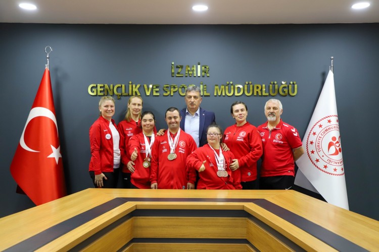 İzmir'in özel çocukları kente başarıyla döndü