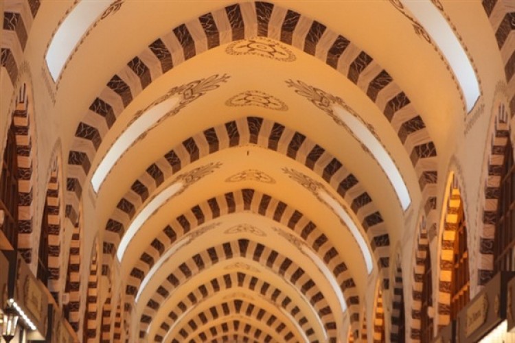 Vali Gül'den Mısır Çarşısı'na ziyaret