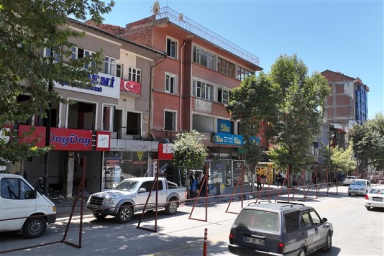 Malatya Büyükşehir Belediyesi'nden Atatürk Caddesi esnaflarına taşınma desteği
