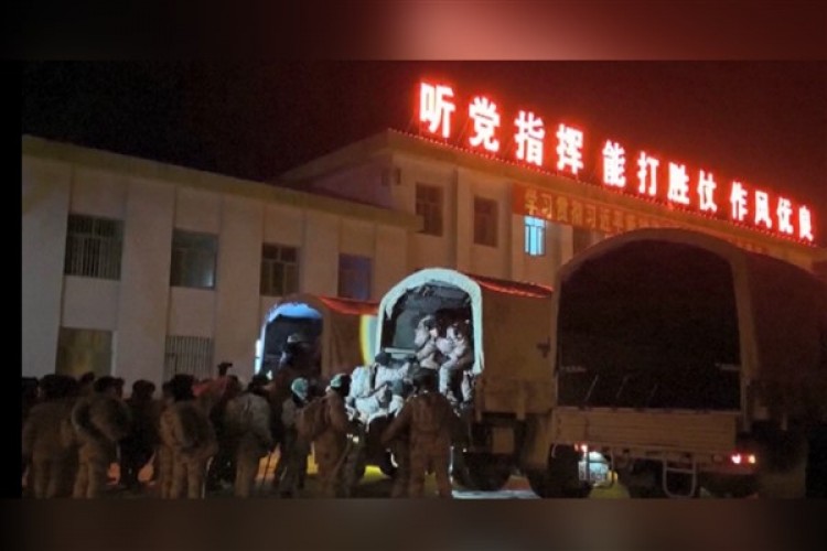 Depremin vurduğu Çin'in Sincan bölgesinde yardım çalışmaları sürüyor