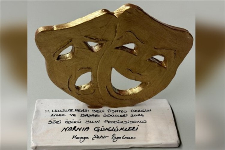 Konya Şehir Tiyatrosu'nun 2 yeni oyununa 5 ödül birden