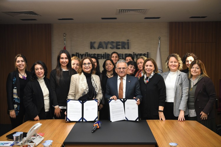 Başkan Büyükkılıç'tan "Kadınlar Günü" mesajı
