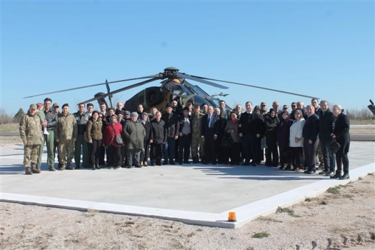 Mehmetçik, şehit ve gazi aileleri yemekte buluştu