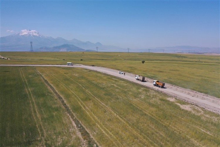 Kayseri Büyükşehir, Yamula barajı çevresine asfalt çalışması başlattı