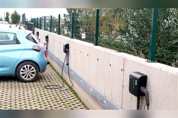 Athapack, Türkiye'deki filosunu Eaton elektrikli araç şarj istasyonları ile yeniliyor