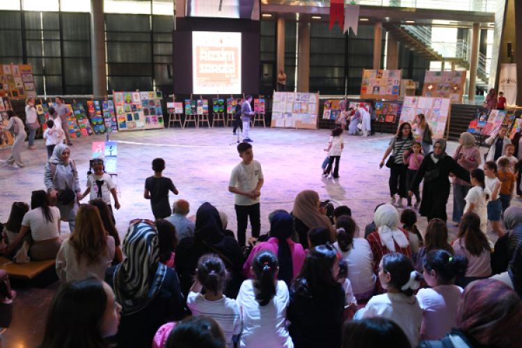 Bilgi Evi öğrencilerinden dönem sonu sergisi