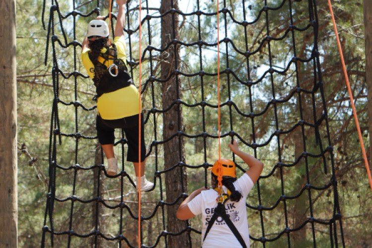 Erikçe Ormanı'ndaki macera parkında çeşitli aktiviteler düzenleniyor