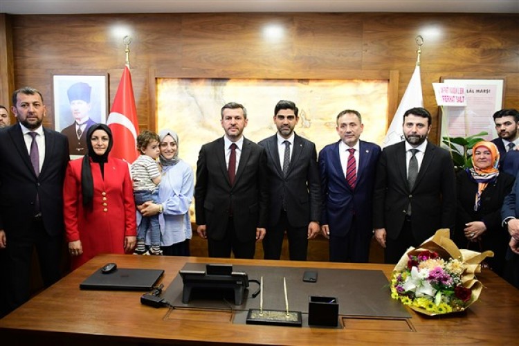 Karabük Belediye Başkanı Çetinkaya görevi devraldı