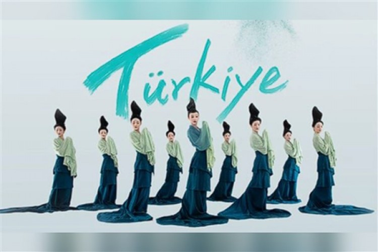 'Sadece Mavi-Yeşil' adlı dans gösterisi, İstanbul'da izleyicilerle buluşacak