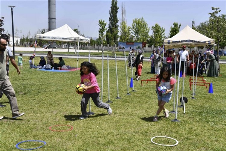 Ankara'da Oynayarak Öğreniyorum Çocuk Şenliği düzenlendi