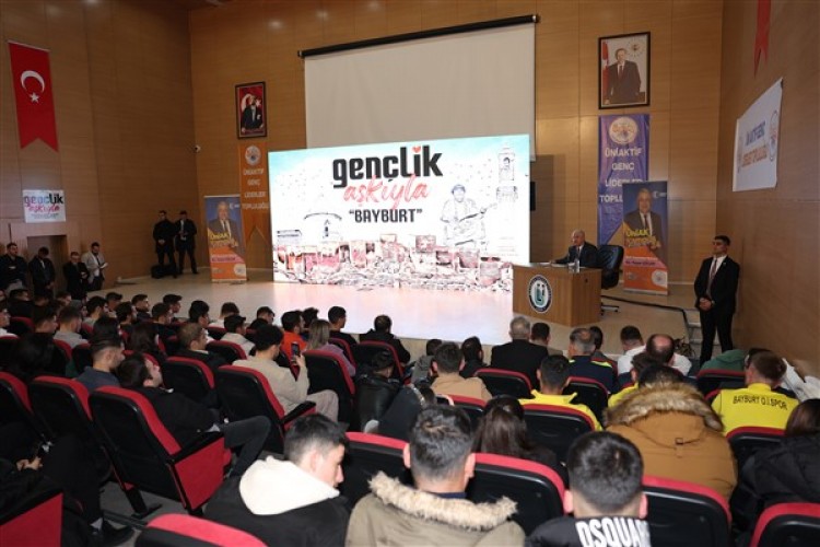 Bakan Güler, Bayburt Üniversitesi'nde eğitim gören öğrencilerle bir araya geldi