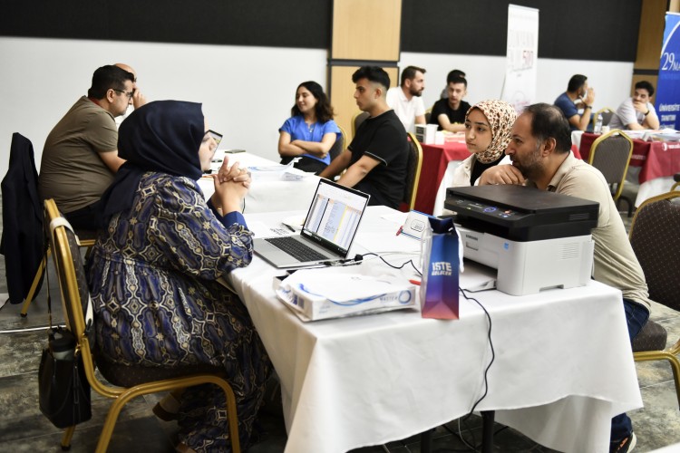 Esenyurt'ta 'Üniversite Tercih Tanıtım ve Günleri' düzenlendi