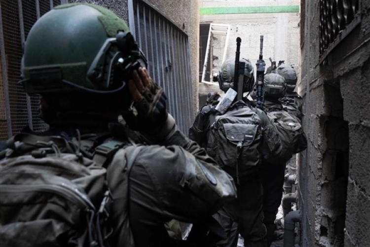 IDF, Han Yunus'taki baskınlarını sürdürüyor