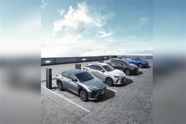 Lexus global satışlarda rekor adetler elde etti