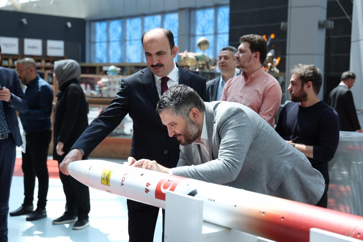 Başkan Altay: Gençlerimize, bilime ve teknolojiye yatırım yapmaya devam edeceğiz