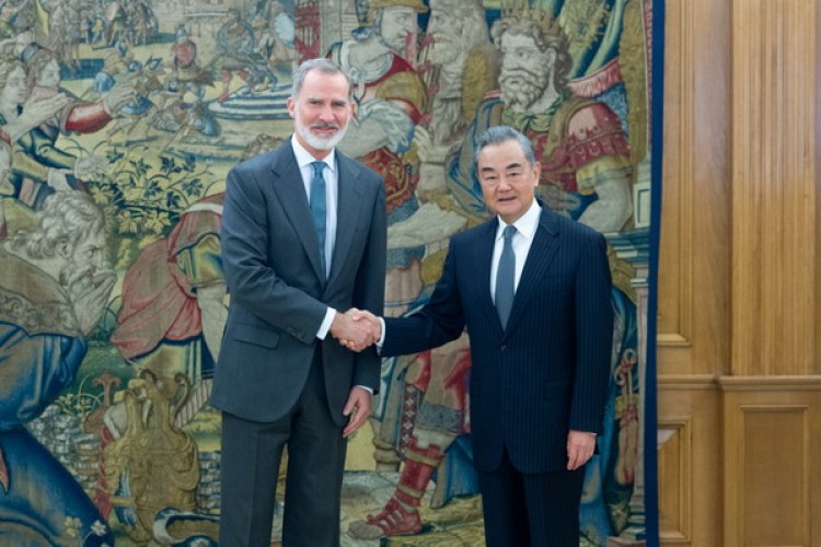 İspanya Kralı VI. Felipe Wang Yi'yi kabul etti