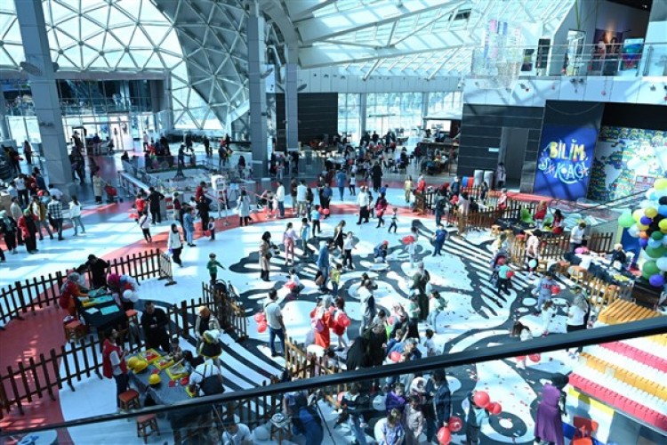 Konya Bilim Merkezi'nde 23 Nisan Çocuk Şenliği gerçekleştirildi