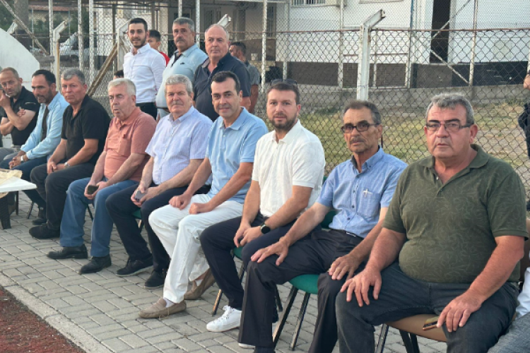 Balıkesir Büyükşehir Belediyesi'nden Mahalleler Arası Futbol Turnuvasına destek