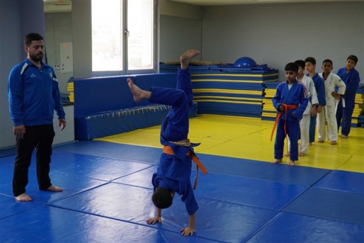 Haliliye'de gençlerden tekvando ve judo kurslarına ilgi