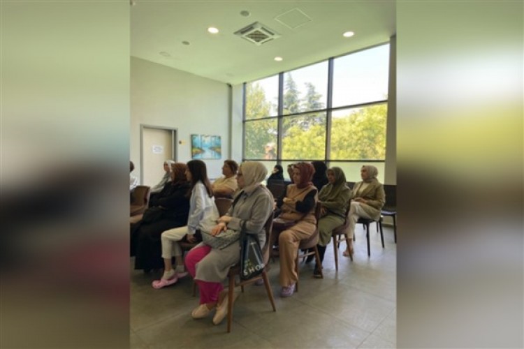 Esenler Belediyesi'nden kadınlara özel İyi Beslen, İyi Hisset semineri
