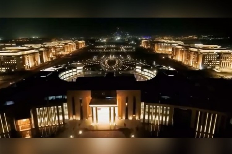 Mısır'ın yeni ''idari başkenti'' hala boş