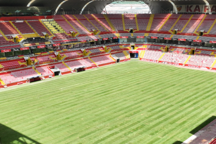 RHG Enertürk Enerji Stadyumu'ndaki çim serim işlemi tamamladı