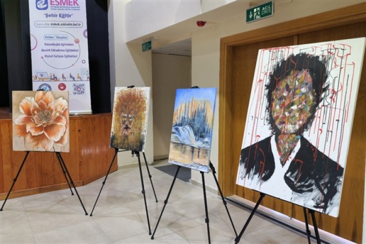 ESMEK Çifteler Eğitim Merkezi kursiyerlerinin eserleri sergilendi