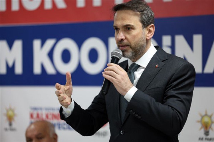 Bakan Bayraktar'dan Uşak'ta esnaf ziyareti