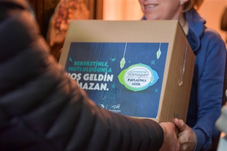 Beylikdüzü Belediyesi'nden İhtiyaç sahibi ailelere ramazan kolisi yardımı
