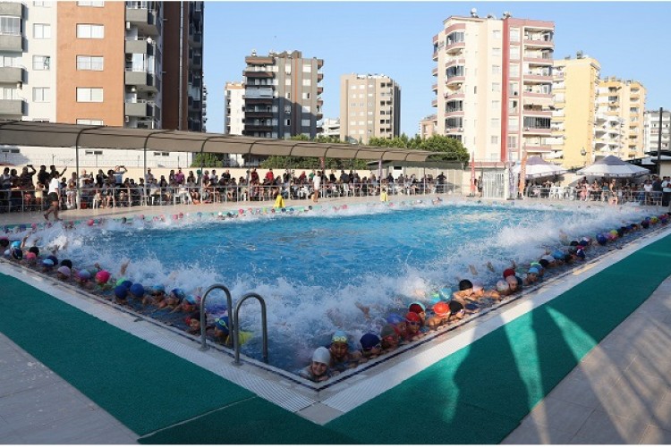 Mezitli'de küçük kulaçların sertifika heyecanı
