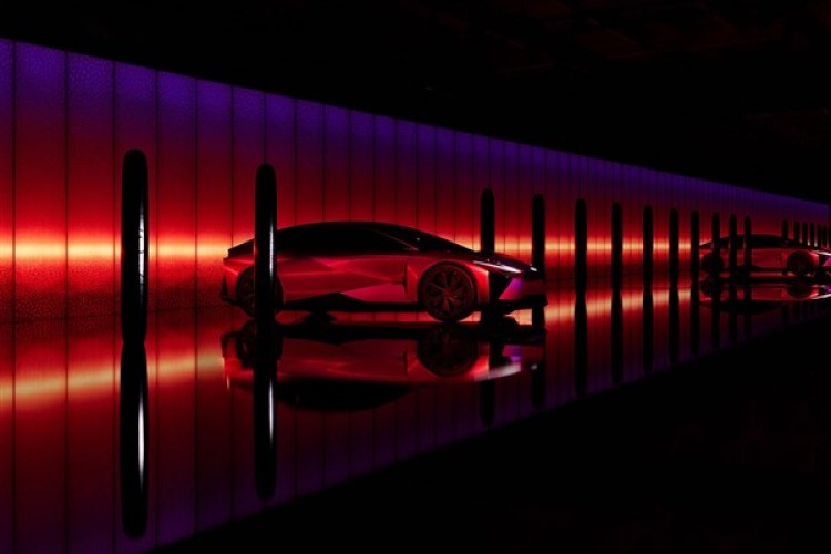Lexus, Milano Tasarım Haftası'nda otomobil ve sanatı bir araya getirdi