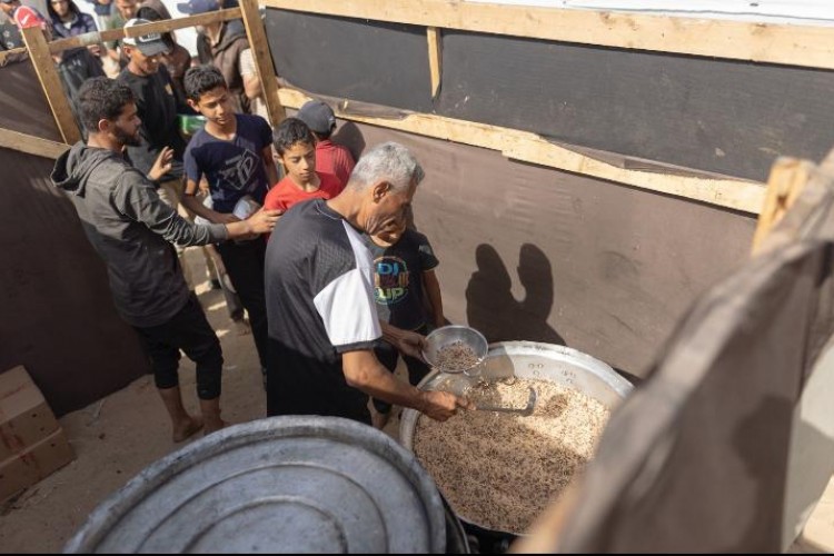 Gazze'de insanlar günlük 245 kalori ile yaşıyor